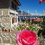 La Madrugada Aparthotel Malcesine