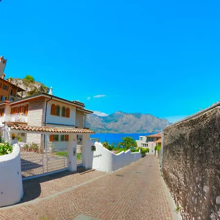 La Madrugada Apartahotel 4*