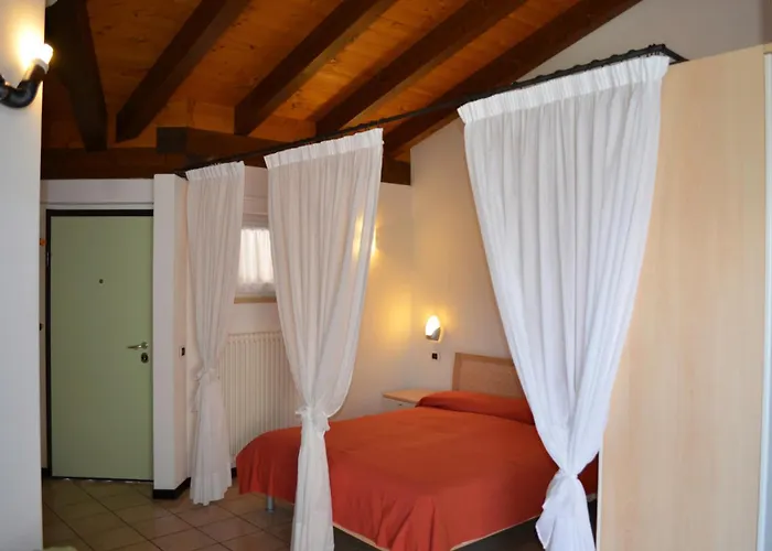 拉马佐加达酒店 马尔切西内