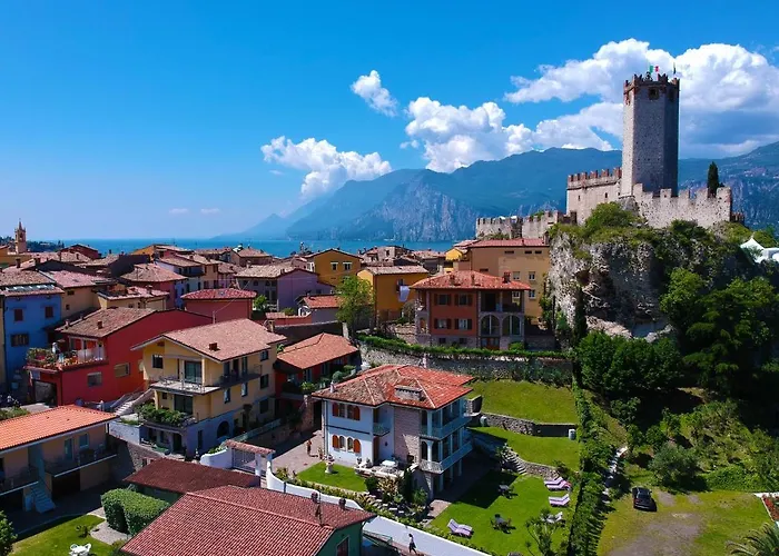 拉马佐加达酒店 4* 马尔切西内